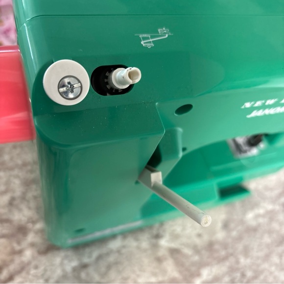 Janome New Home Rare Watermelon Model 525B Sewing Machine Works Great! W/ Extras - Picture 14 of 16